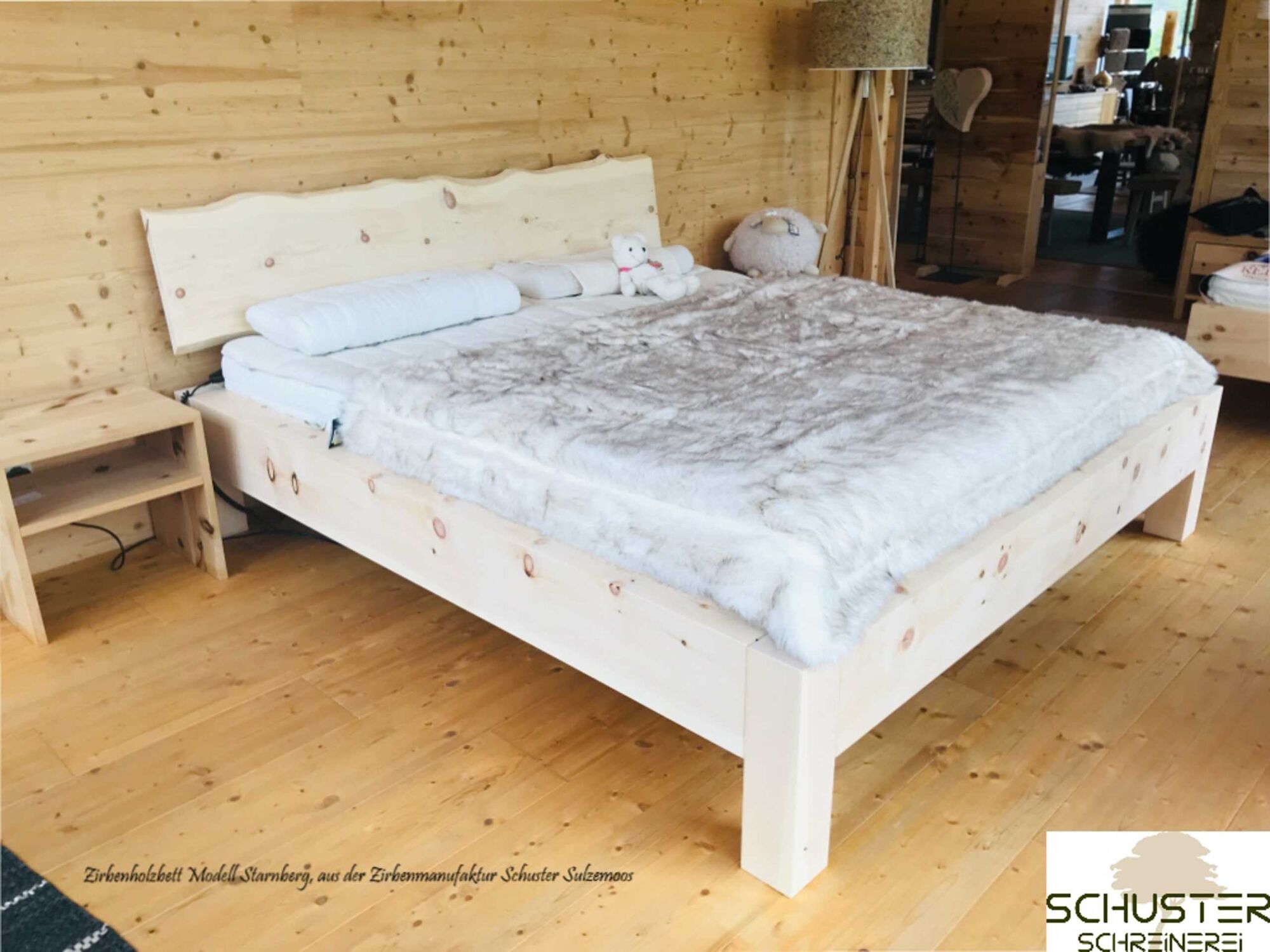 Zirbenbett Modell Starnberg alpines Balkenbett aus Zirbenholz